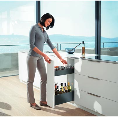 Filler cabinets fill narrow spaces and are ideal for storing narrow items. (Photo: Blum)