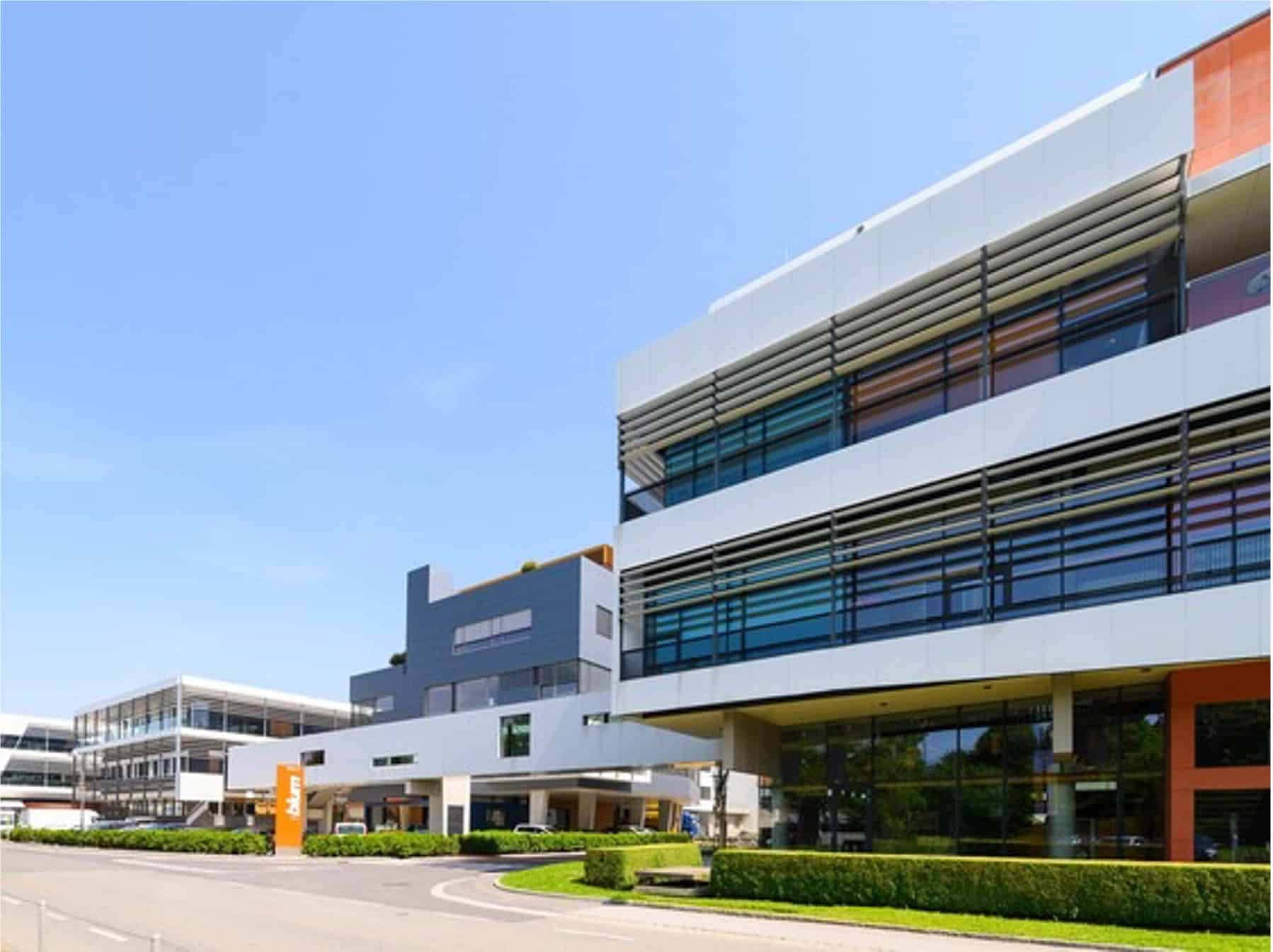 Blum alcanza ventas de EUR 2.441 millones en el ejercicio 2024/2025